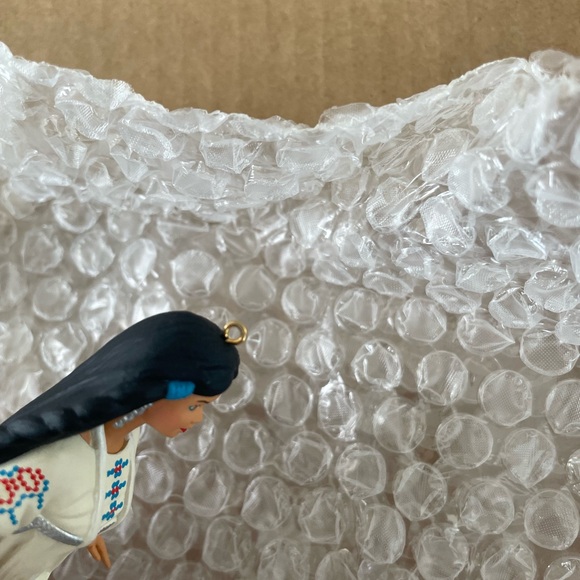 Native American Barbie Dolls of the World Barbie ornament by Hallmark ©️1996 NWT - Picture 11 of 13